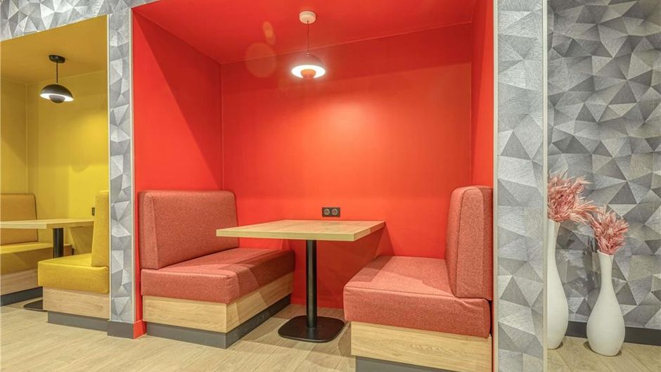 Ibis Hotel Cholet Exterior