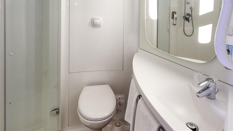 Ibis Hotel Cholet Room