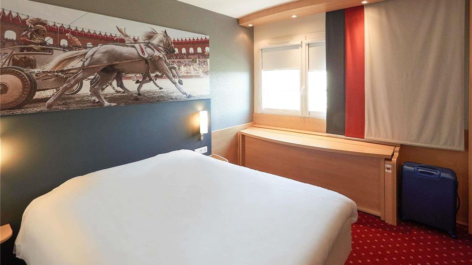 Ibis Hotel Cholet Room