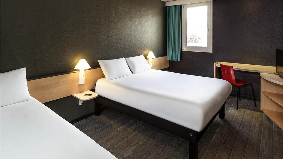Ibis Lannion Room