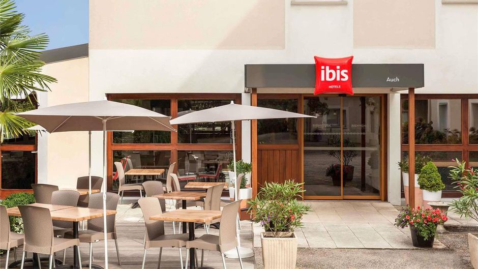 Ibis Auch Exterior
