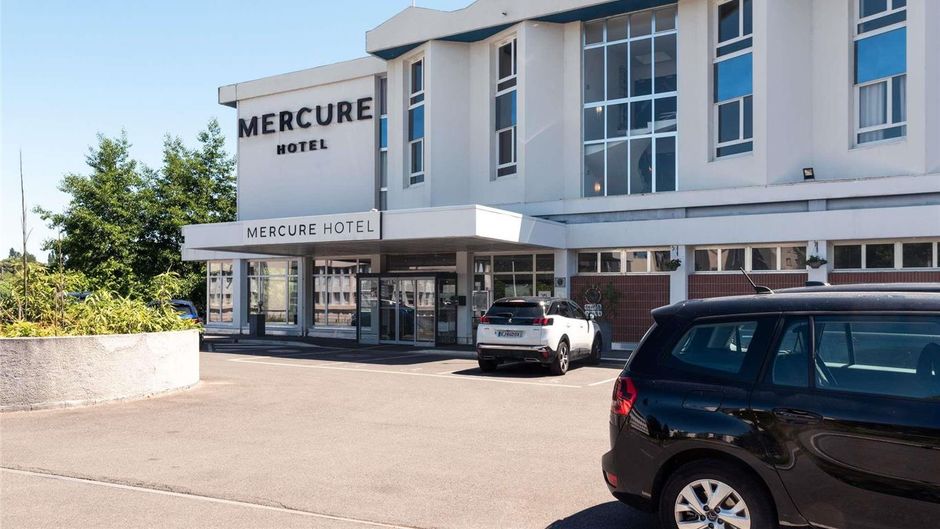 Mercure Pont de Loire Exterior