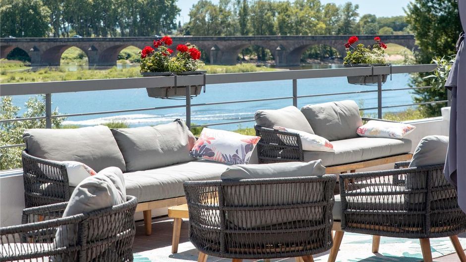 Mercure Pont de Loire Exterior