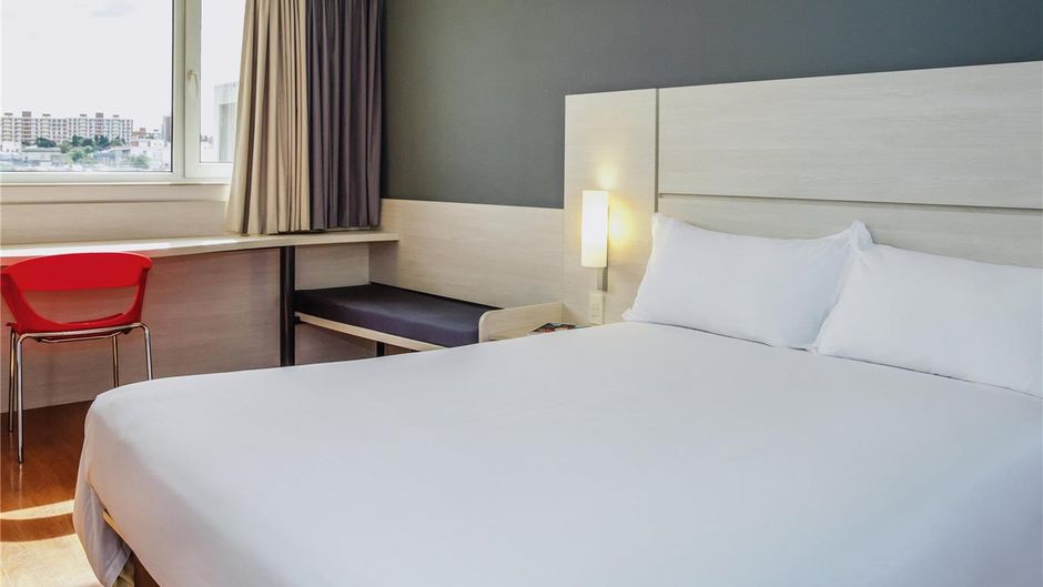 Ibis Montevideo Room