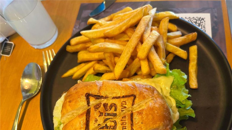 Ibis Montevideo Restaurant