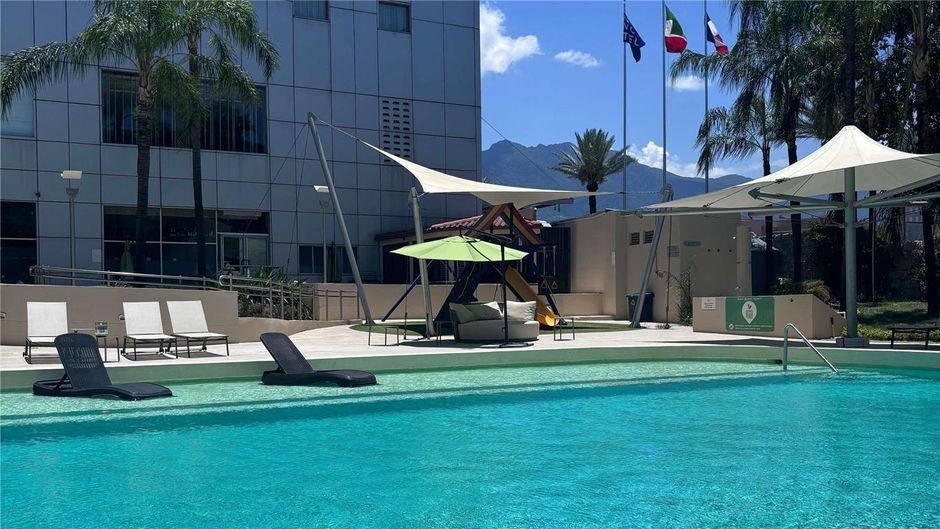 Novotel Monterrey Valle Pool