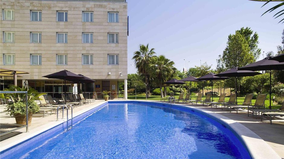 Novotel Barcelona Cornella Pool