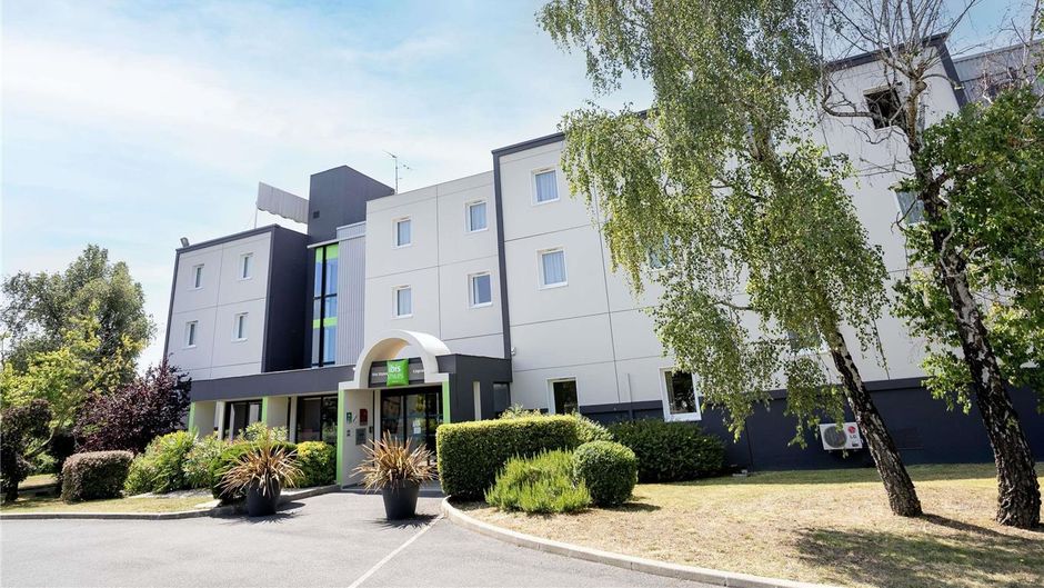 Ibis Styles Cognac Exterior