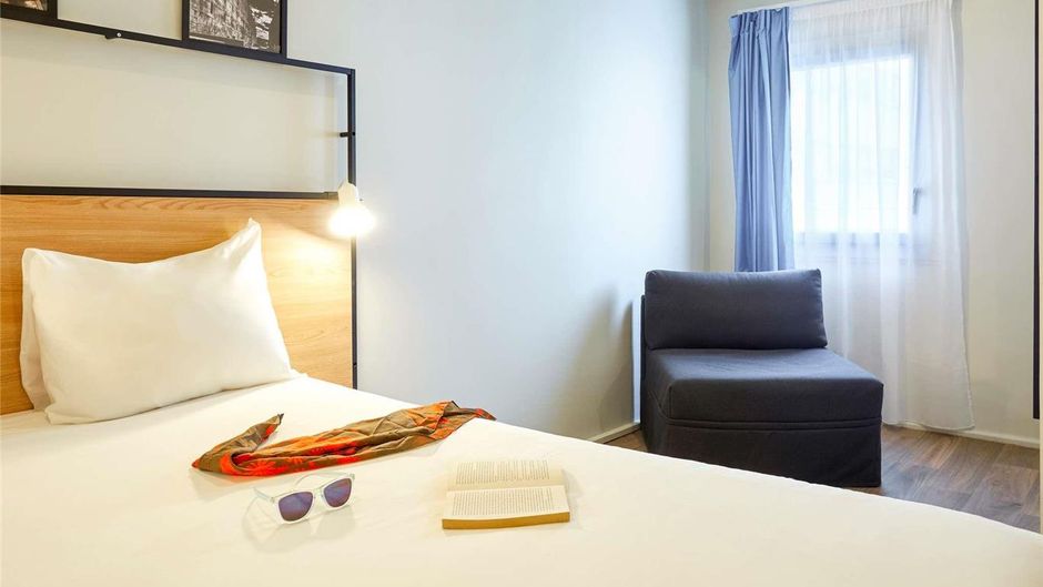 Ibis Hotel Lorient Centre Gare Exterior