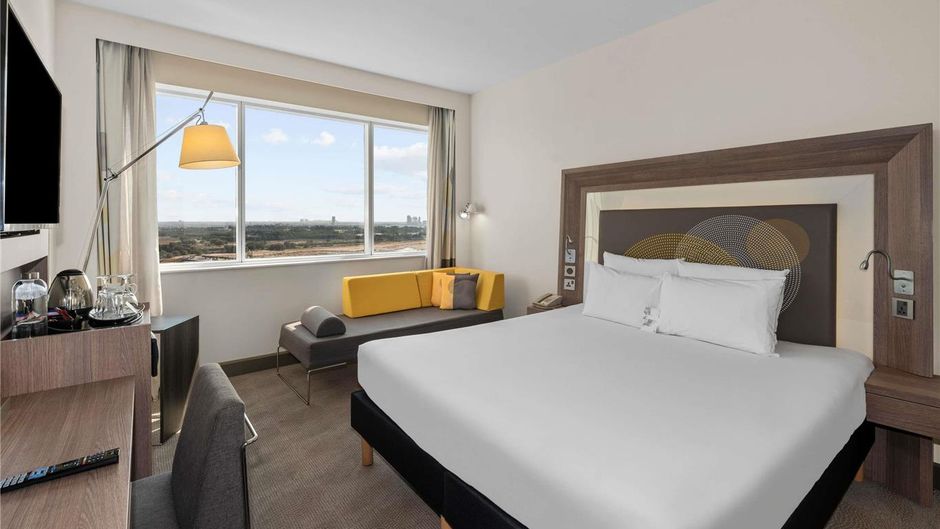 Novotel World Trade Centre Suite