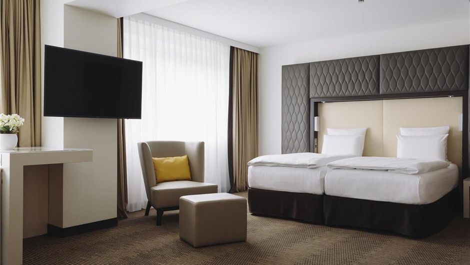 Pullman Berlin Schweizerhof Room