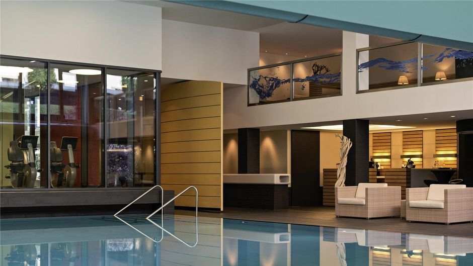 Pullman Berlin Schweizerhof Pool
