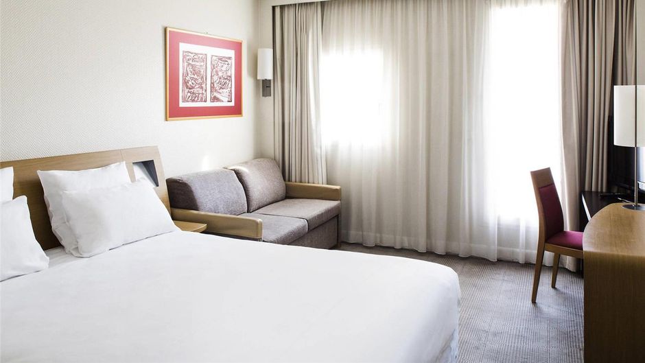 Novotel Convention & Wellness Roissy CDG Room