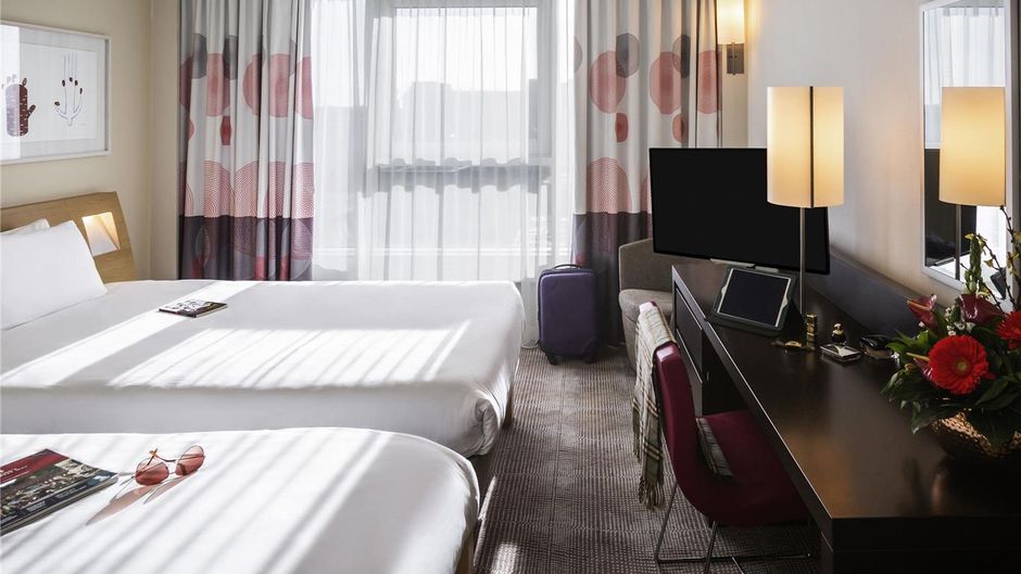 Novotel Reading Centre Room