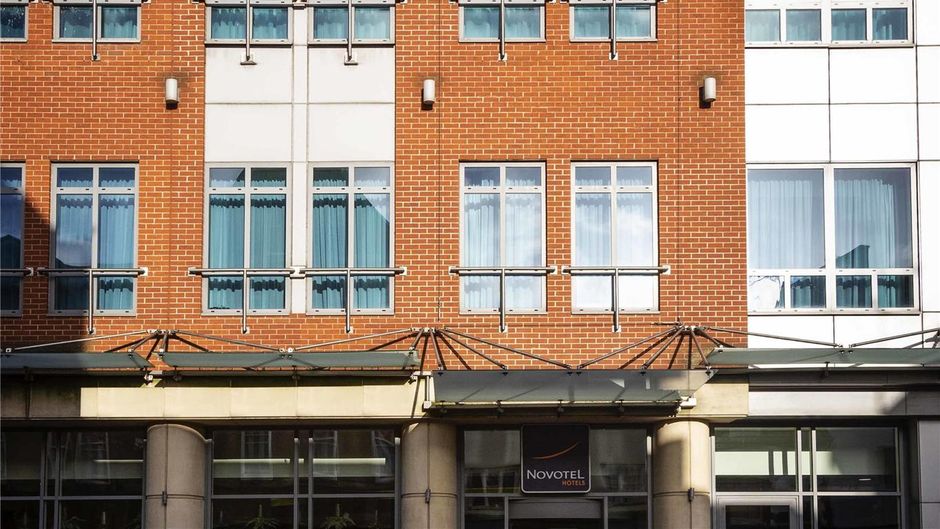 Novotel Reading Centre Exterior