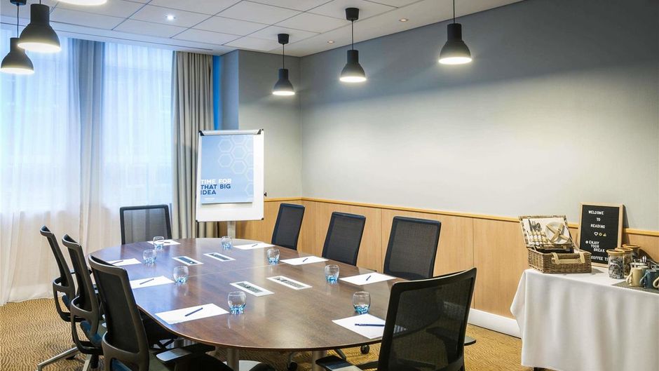 Novotel Reading Centre Meeting