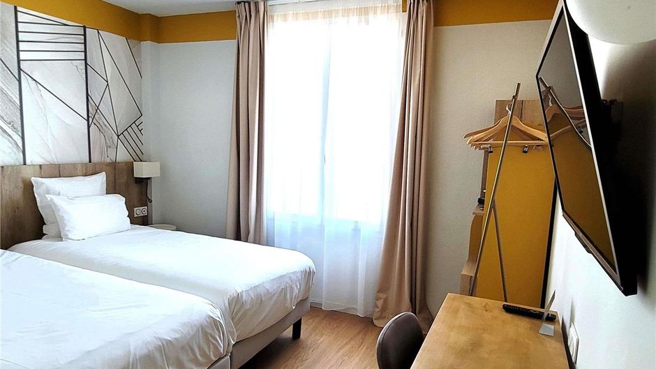 Mercure Lourdes Imperial Room