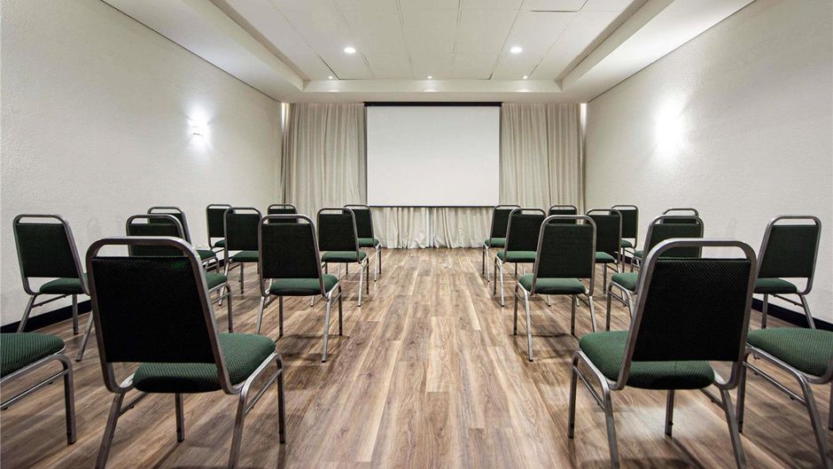 Ibis Betim Contagem Exterior