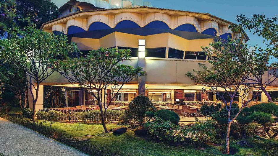 Mercure Convention Centre Ancol Restaurant