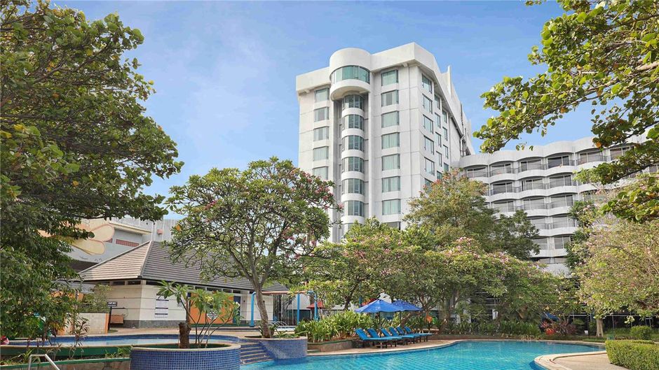 Mercure Convention Centre Ancol Exterior