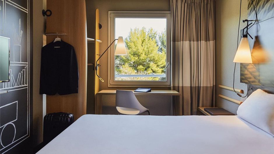 Ibis La Ciotat Room