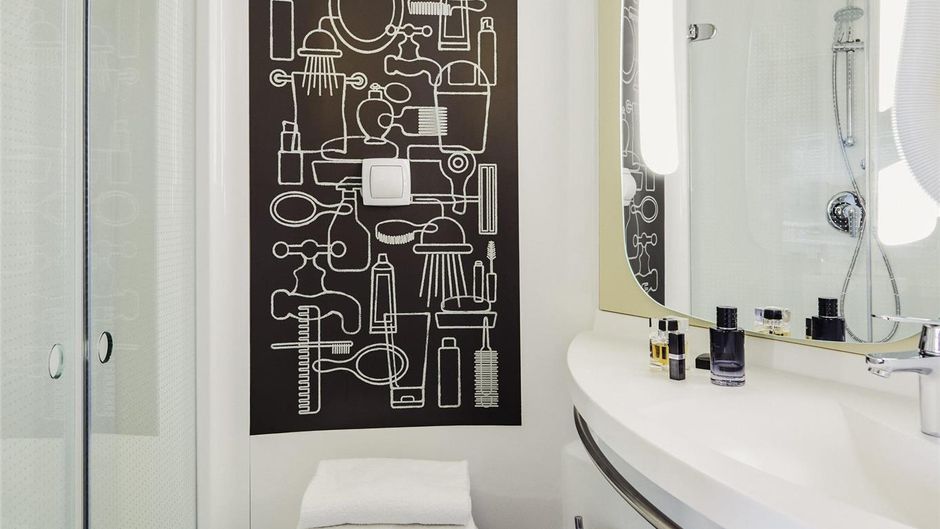 Ibis La Ciotat Room