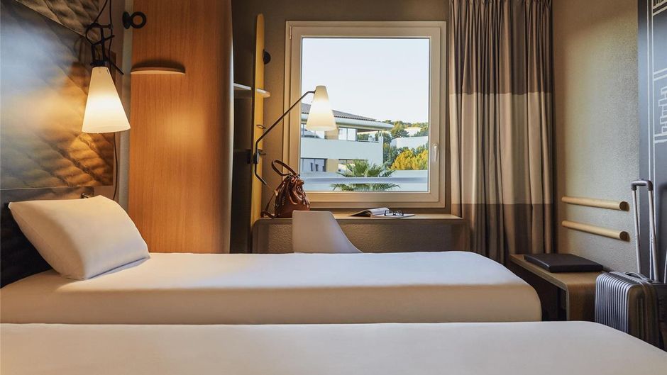 Ibis La Ciotat Room