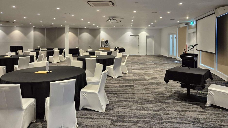 Mercure Canberra Hotel Meeting