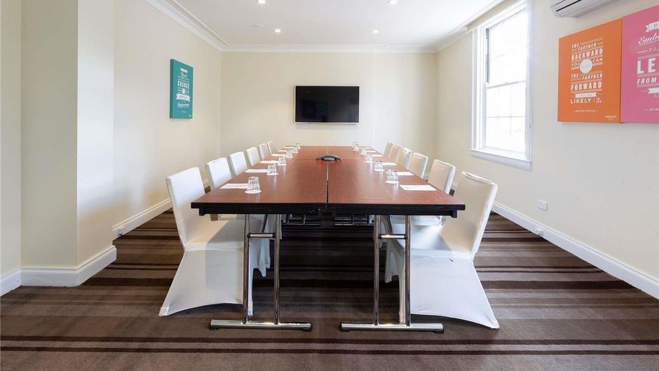 Mercure Canberra Hotel Meeting