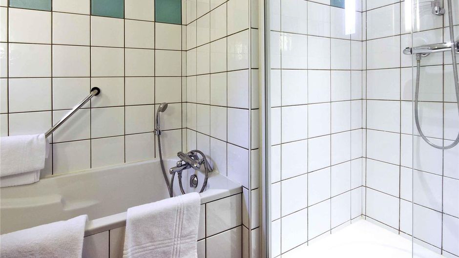 Mercure Luxeuil Les Bains Hexagone Hotel Room