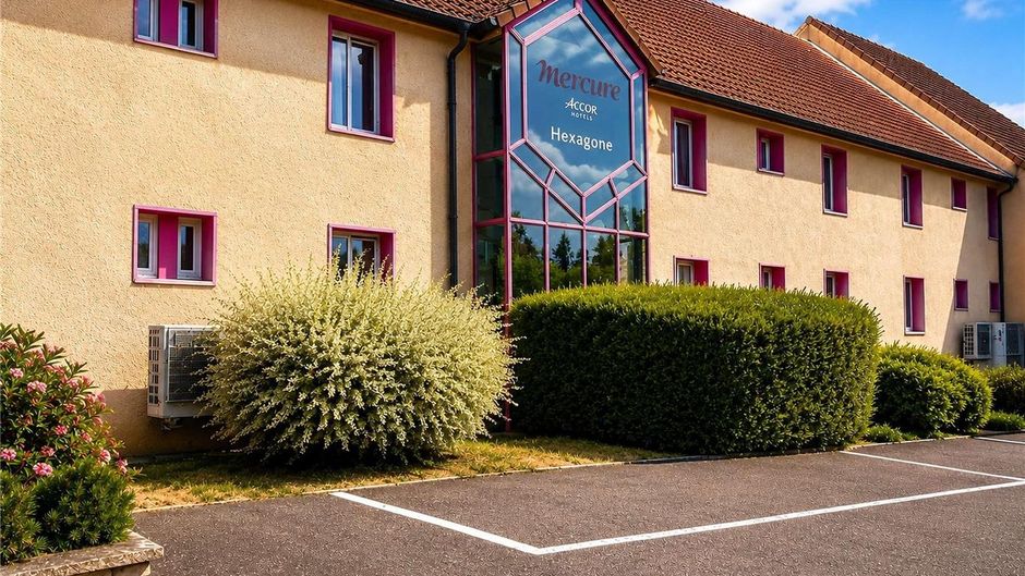 Mercure Luxeuil Les Bains Hexagone Hotel Exterior