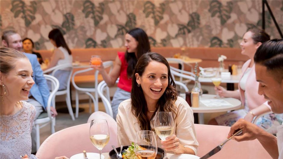 Novotel Sydney International Airport Restaurant