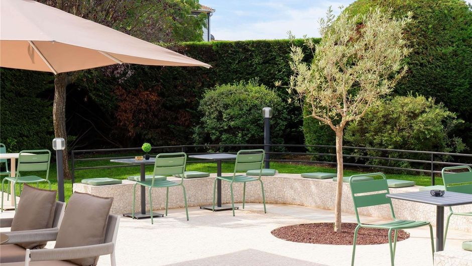 Ibis Manosque Cadarache Exterior