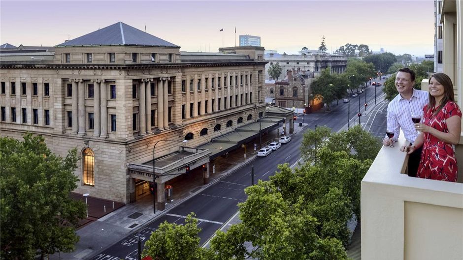 Mercure Grosvenor Hotel Adelaide Exterior