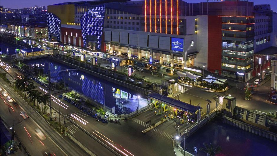 Novotel Mangga Dua Exterior
