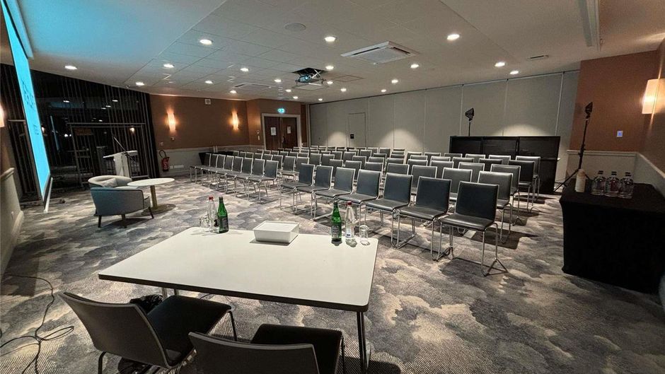 Mercure Cote de Nacre Hotel Meeting