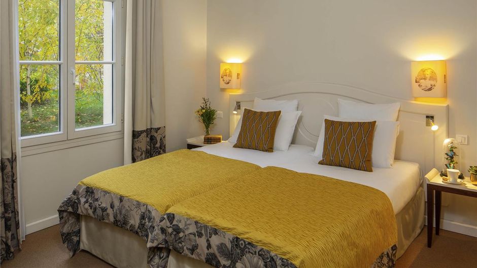 Mercure Relays du Chateau Hotel Room