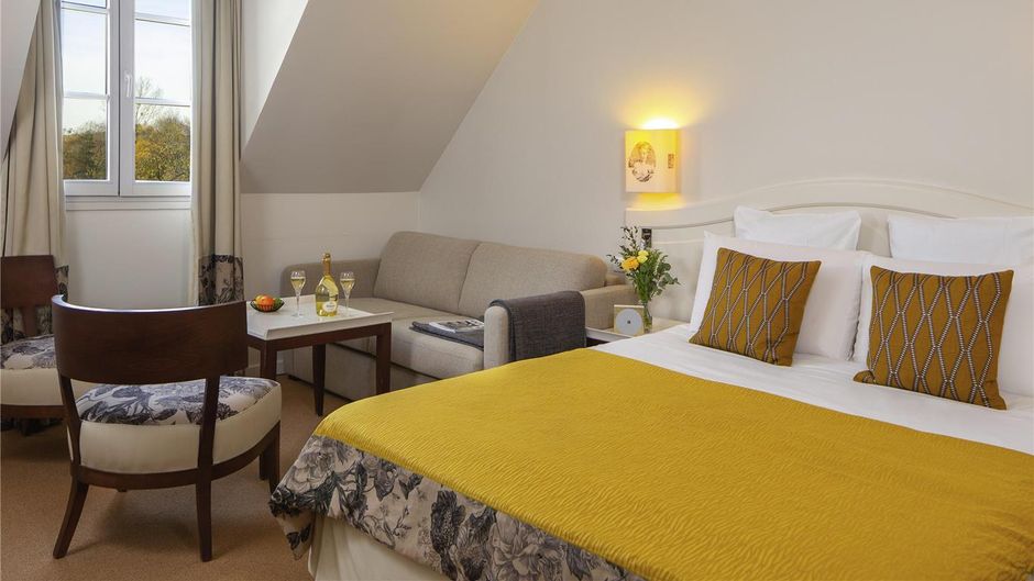 Mercure Relays du Chateau Hotel Room