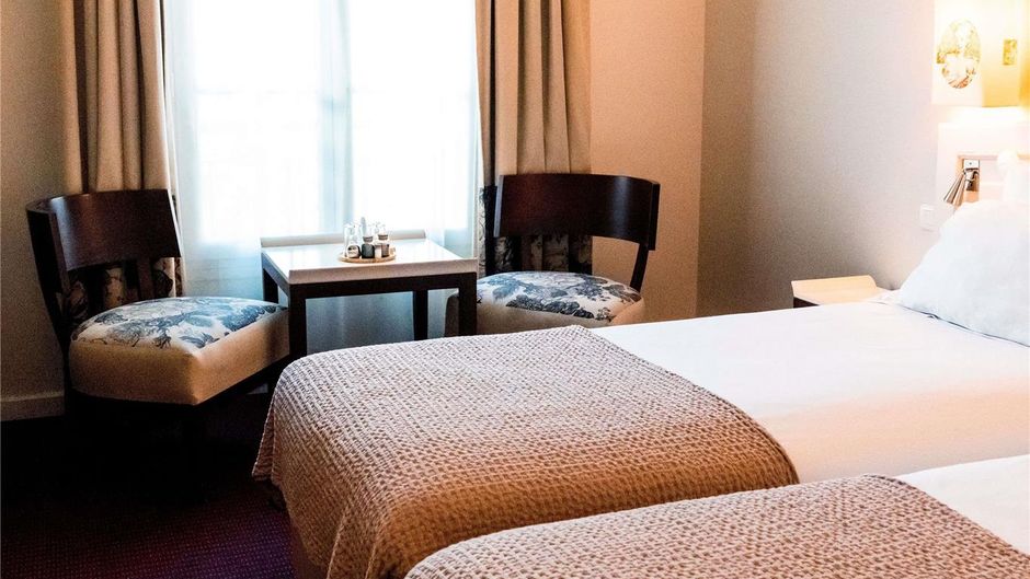 Mercure Relays du Chateau Hotel Room