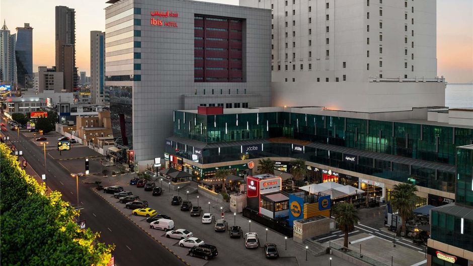 Hotel Ibis Kuwait Salmiya Exterior