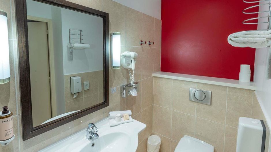 Mercure Rennes Cesson Room