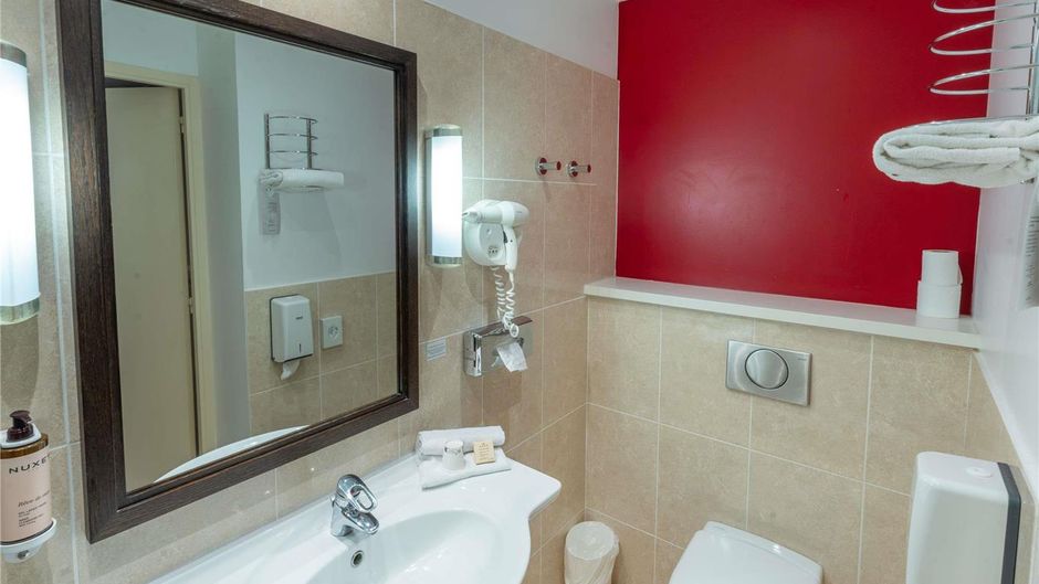 Mercure Rennes Cesson Room