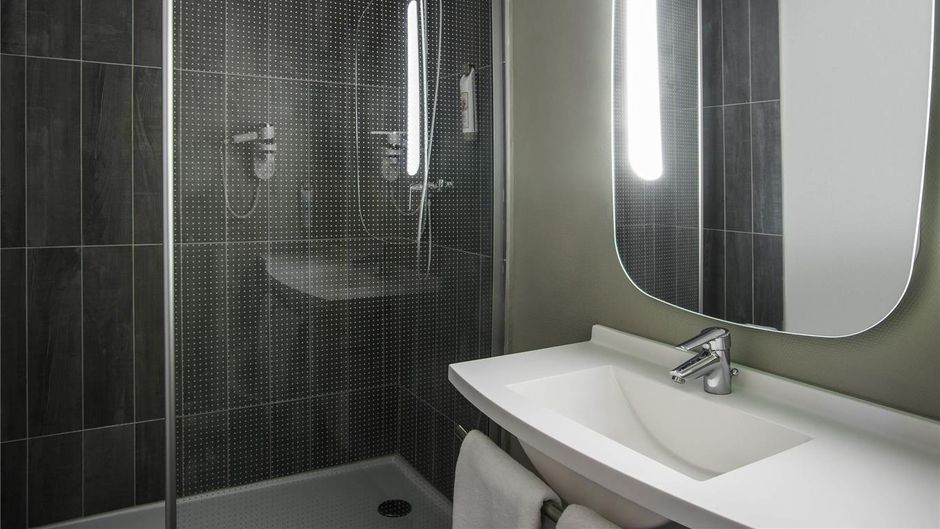 Hotel Ibis Tarbe Room