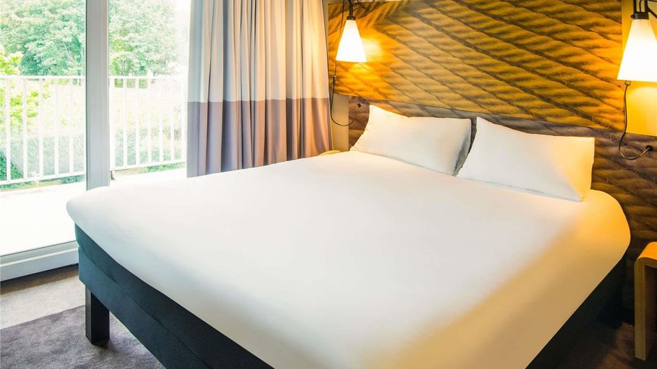 Hotel Ibis Tarbe Room