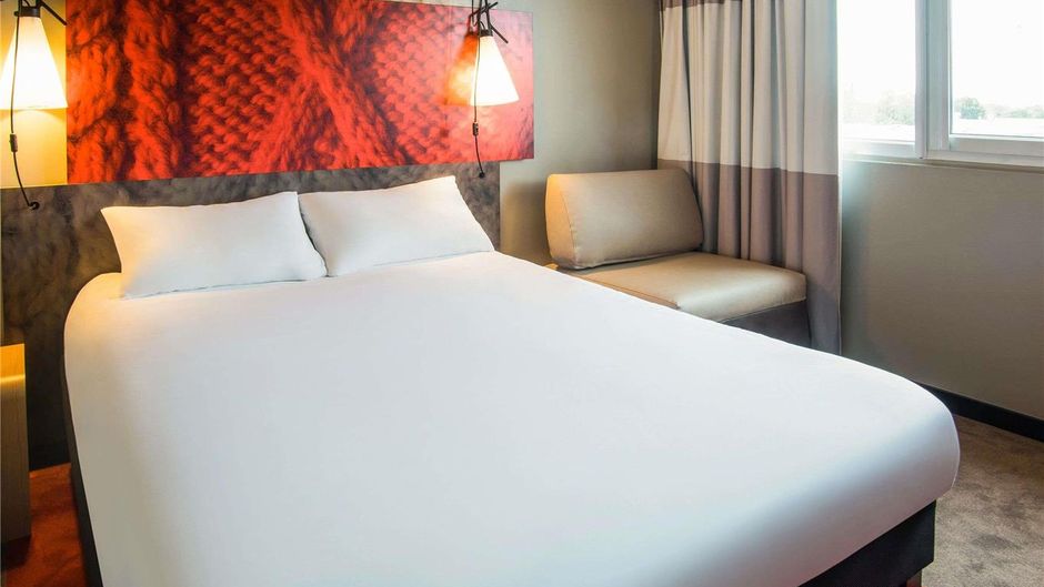 Hotel Ibis Tarbe Room