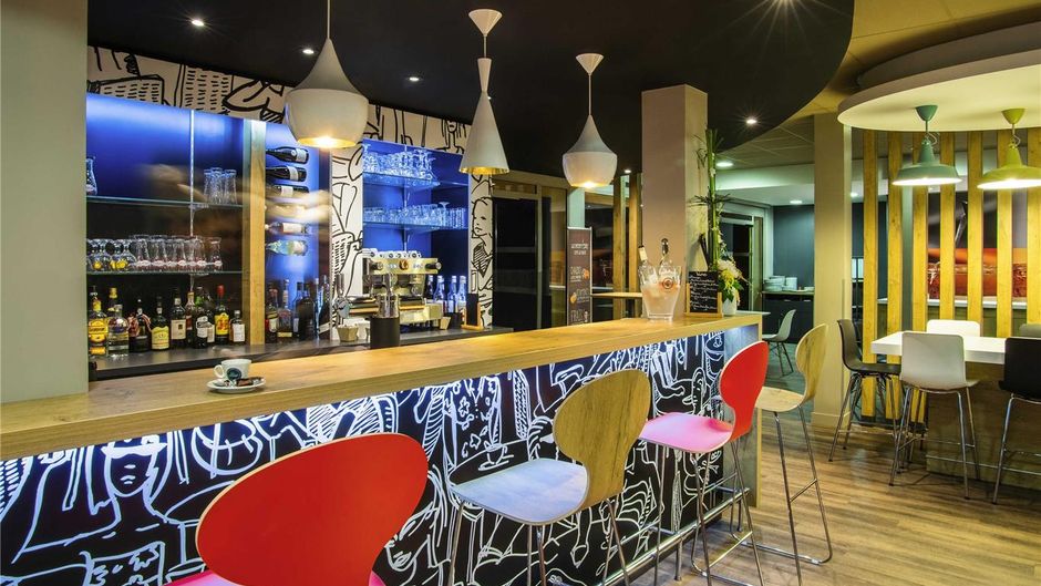 Hotel Ibis Tarbe Exterior