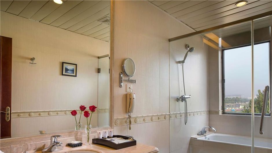 Grand Mercure on Renmin Square Room
