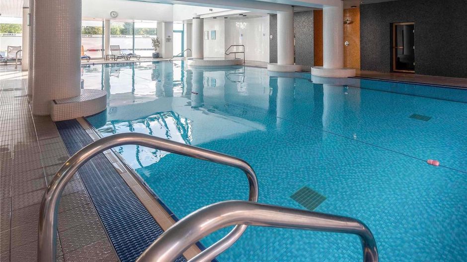 Novotel Cardiff Centre Pool