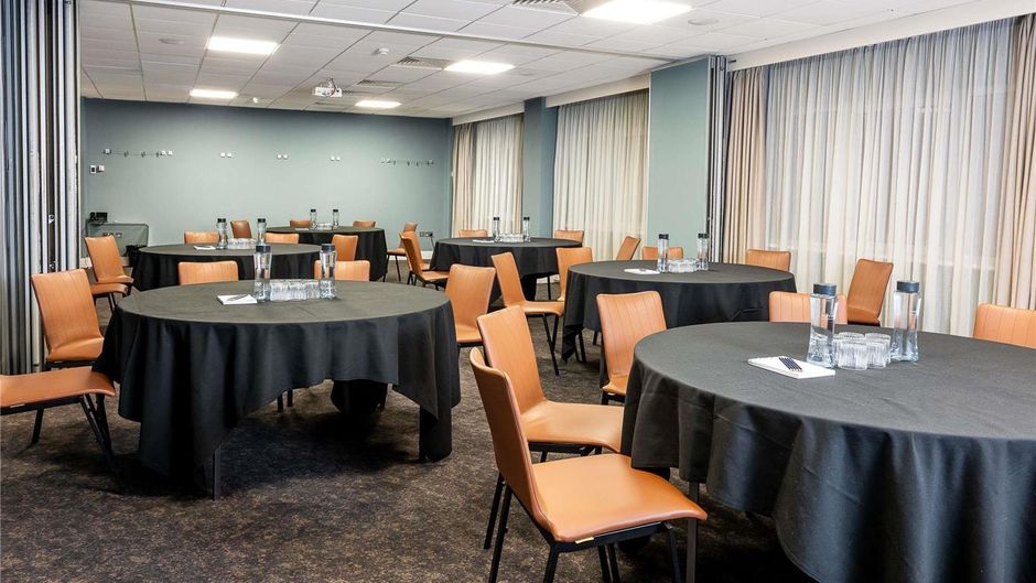 Novotel Cardiff Centre Meeting