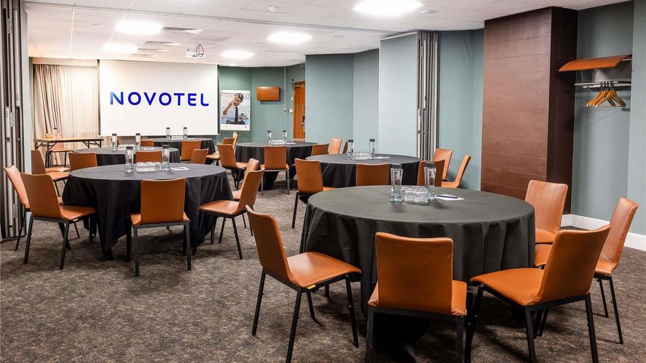 Novotel Cardiff Centre Meeting